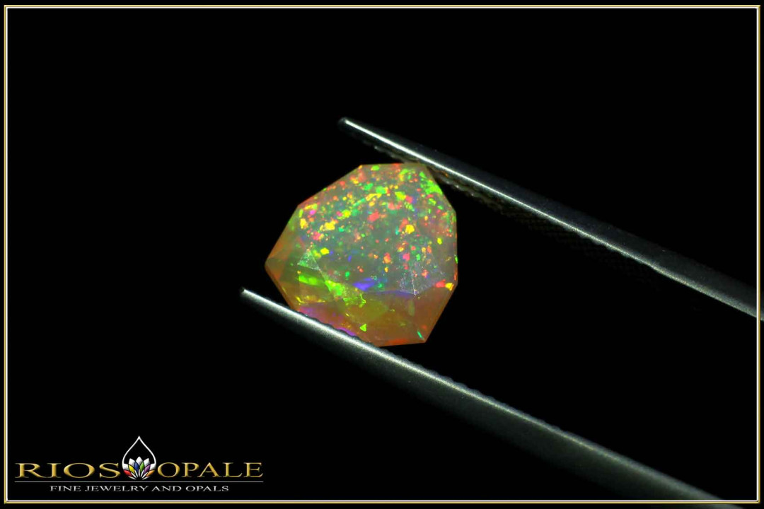 Pinfire Fancy Trilliant Welo Opal - 2,94ct