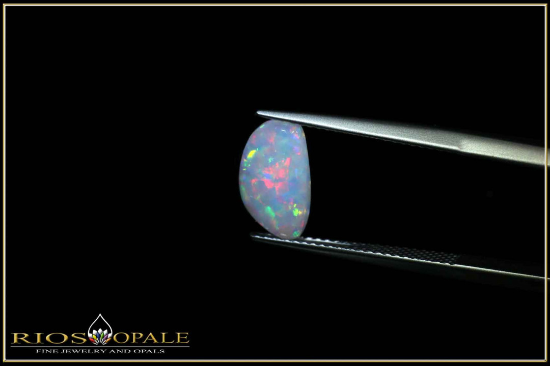 Weißer Opal aus dem West Side Feld in White Cliffs mit 1,55ct