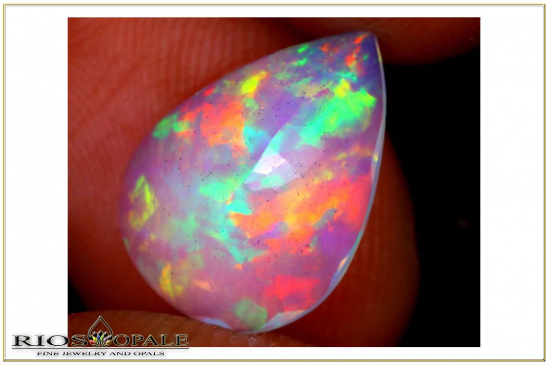 Bunter Welo Opal im Tropfenschliff facettiert - 2,66ct