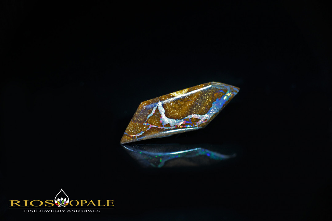 Ungewöhnlicher, hell in rot und grün schimmernder Yowah Boulder Opal mit 6,00ct