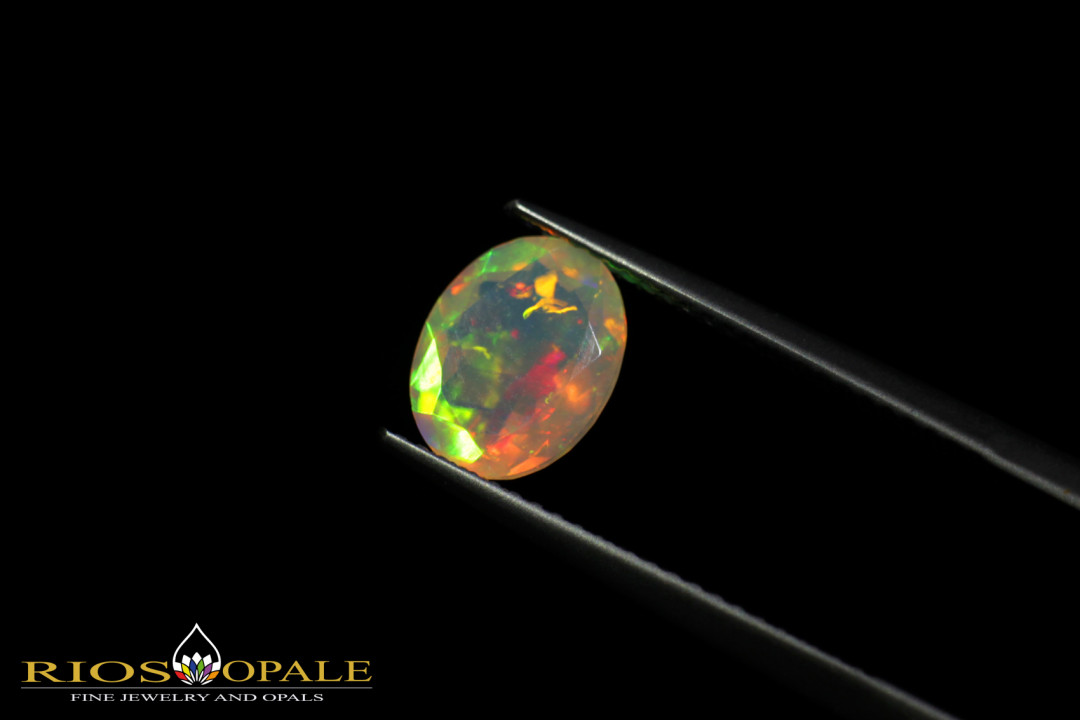 Welo Broadflash Opal facettiert im Ovalschliff - 1,29ct