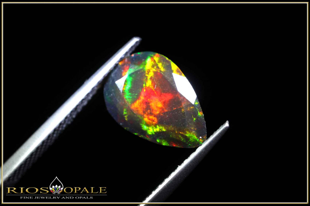 Welo Opal facettiert im Tropfenschliff - 2,12ct - smoked