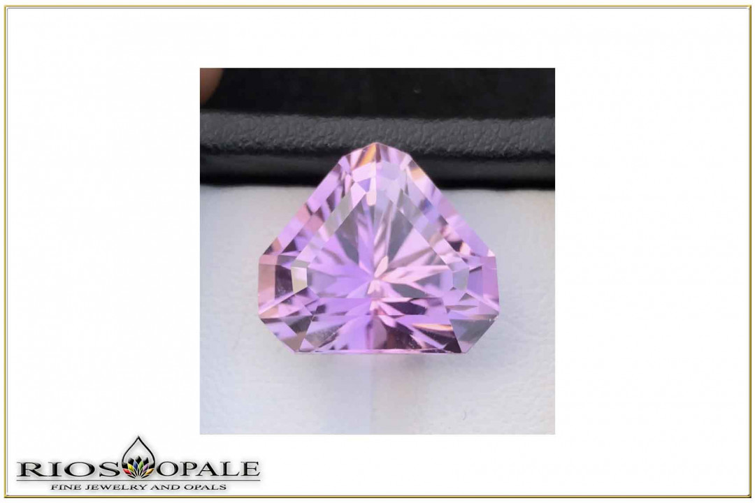 Lupenreiner Kunzit - IF - 16,58ct