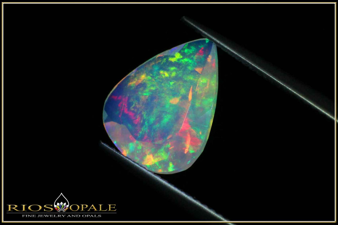 Wunderschöner bunter Welo Opal im Tropfenschliff mit 2,91ct