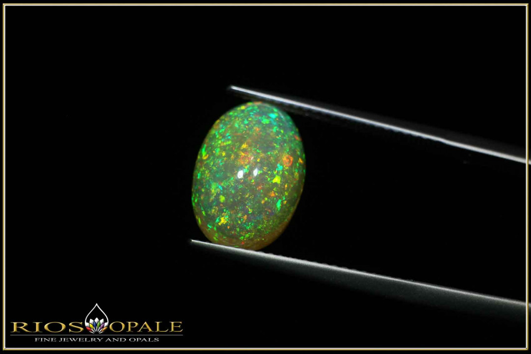 Seltener Welo Pinfire Opal Cabochon in ausgezeichneter Qualität und Feuer mit 4,47ct