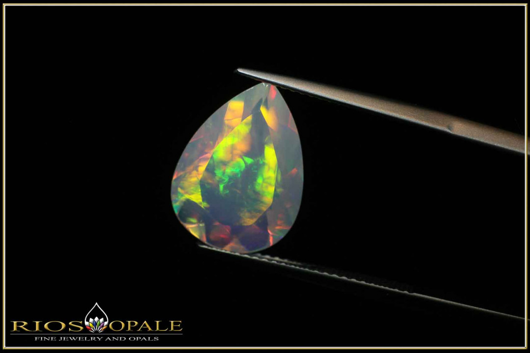 Bunter Welo Opal im Tropfenschliff facettiert - 3,82ct