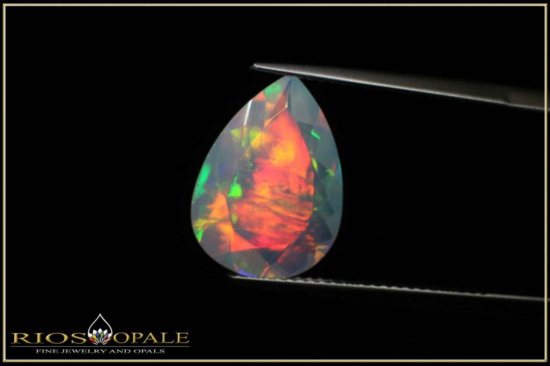 Bunter Welo Opal im Tropfenschliff facettiert - 3,82ct