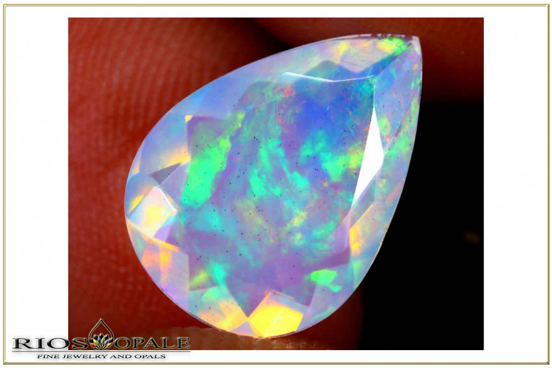 Bunter Welo Opal im Tropfenschliff facettiert - 2,66ct