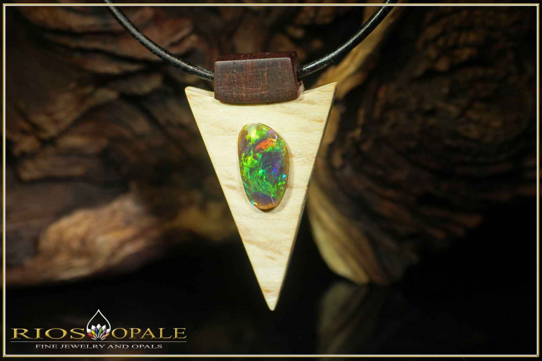 Welo smoked opal pendant - beech and cocobolo wood - 1.89ct