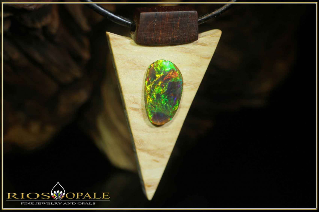 Welo smoked opal pendant - beech and cocobolo wood - 1.89ct