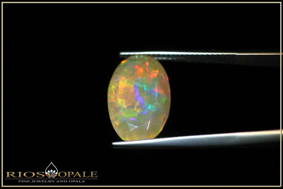 Welo Opal facettiert im Ovalschliff  - 4,26ct