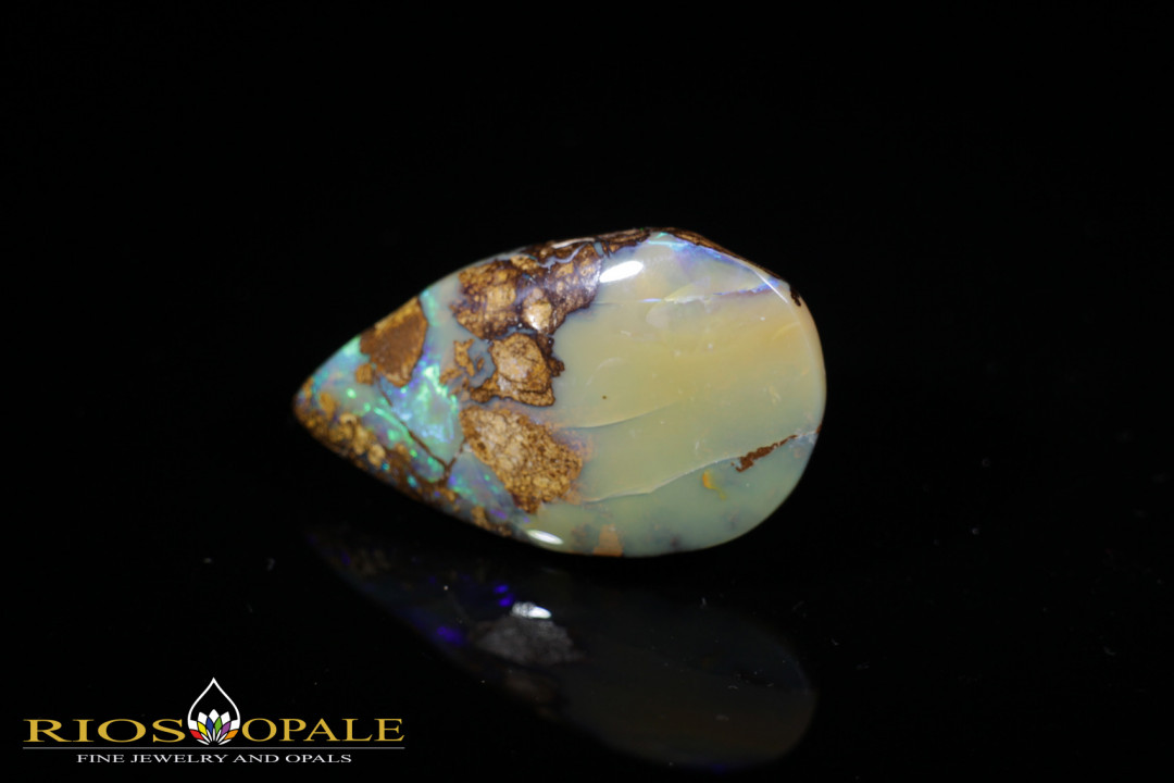 Bunter 27,50ct Koroit Boulder Opal mit großflächigen grünen und blauen Opaleinschlüssen