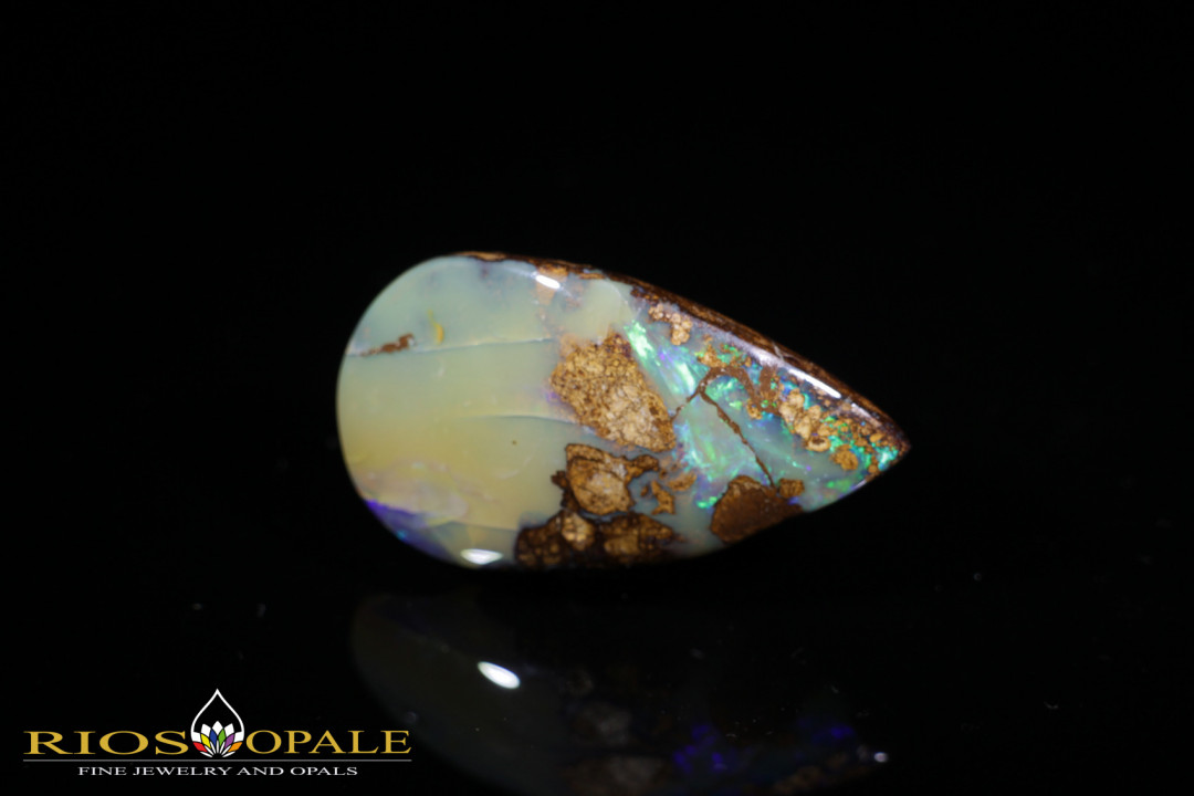 Bunter 27,50ct Koroit Boulder Opal mit großflächigen grünen und blauen Opaleinschlüssen