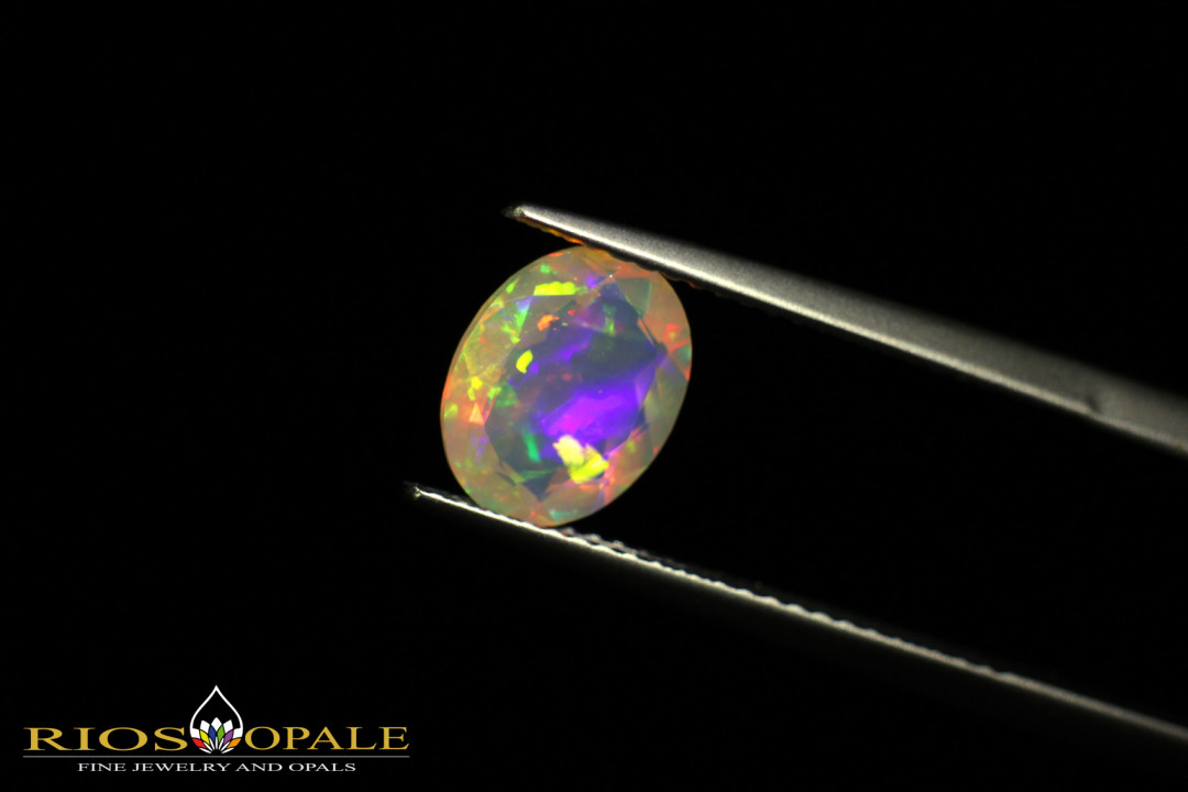 Welo Broadflash Opal facettiert im Ovalschliff - 1,29ct